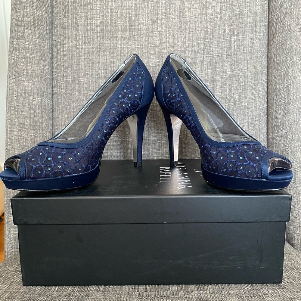 NEW Adrianna Papell Navy Satin Peep Toe Size 6M